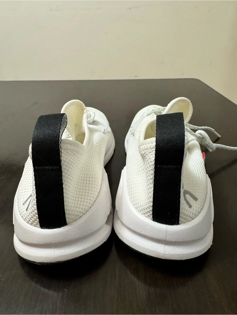 Womens cloud easy white 7